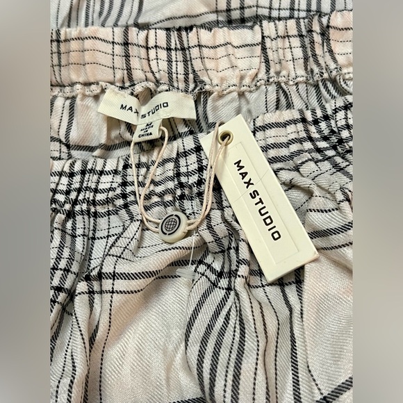 MAX STUDIO Over the Shoulder NWT Black Plaid Top Long Sleeve Ties Romantic Med - Picture 11 of 16